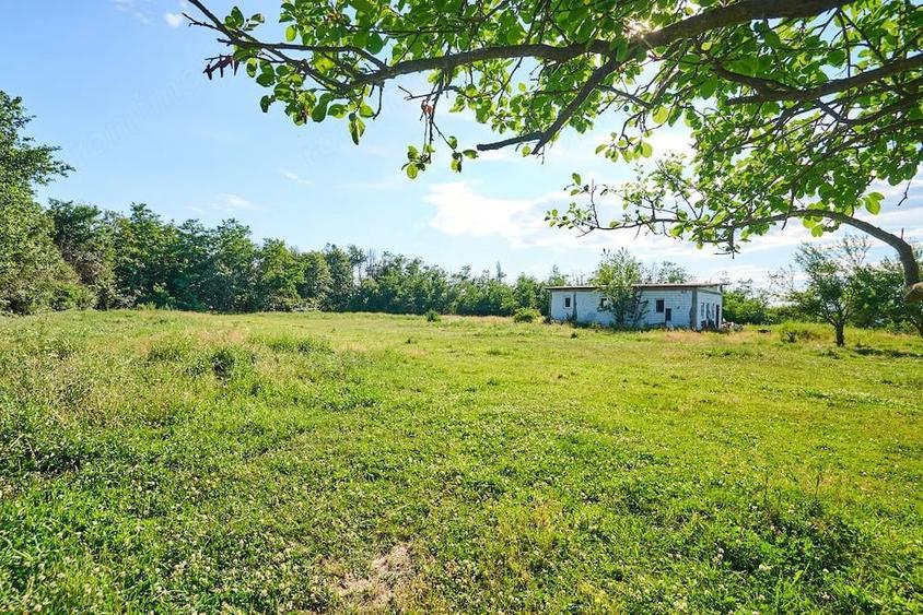 Casă cu Teren 1100 Mp în Budeasa