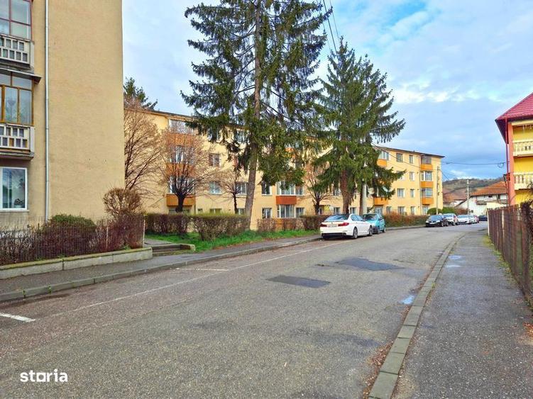Apartament cu 2 camere semidecomandat în Central