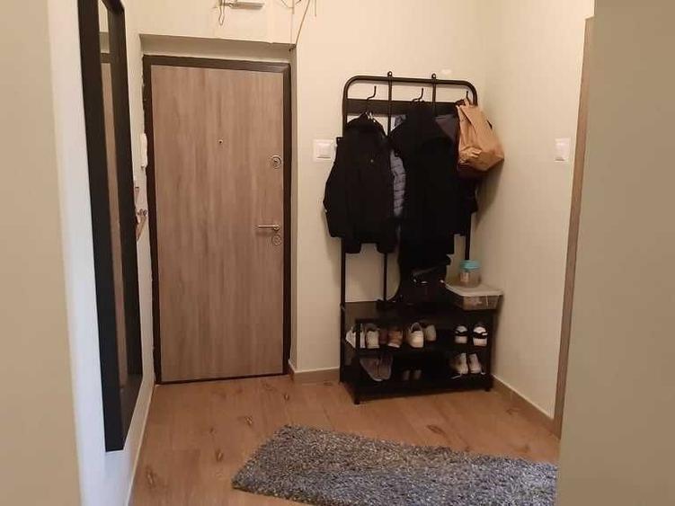 Apartament cu 2 camere decomandat, mobilat în Tomis Mall