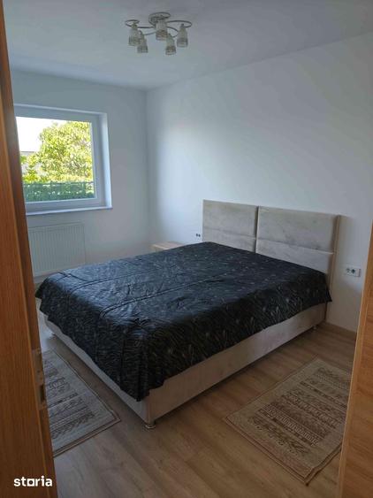 Apartament cu 2 camere decomandat în Tractorul