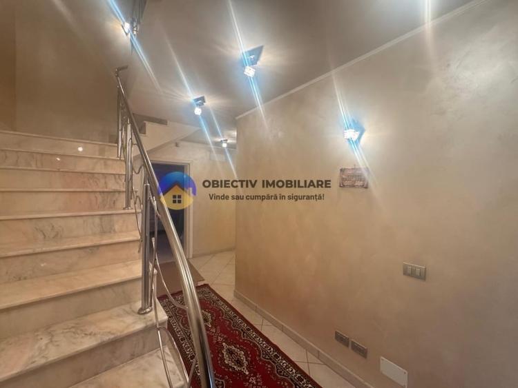 Duplex cu 5 camere cu Canalizare în 1 Mai
