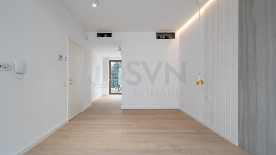 Casă cu 5 camere cu Teren 425 Mp în Floreasca