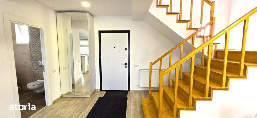 Casă cu 5 camere cu Teren 330 Mp în Ferme