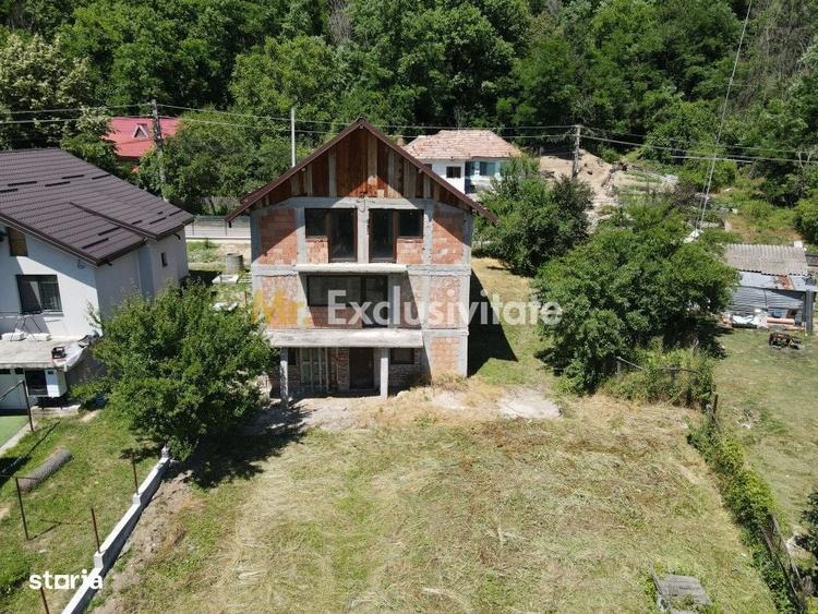 Casă cu 4 camere în Merișani