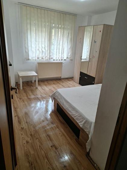 Proprietar inchiriez apartament 2 camere - 4