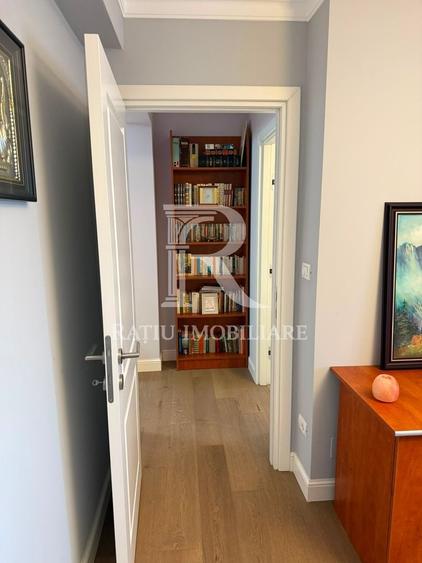 Apartament cu 3 camere decomandat, mobilat în Centru Civic