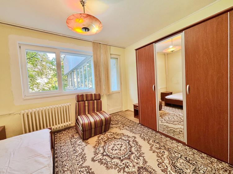 Apartament cu 3 camere semidecomandat în Lujerului