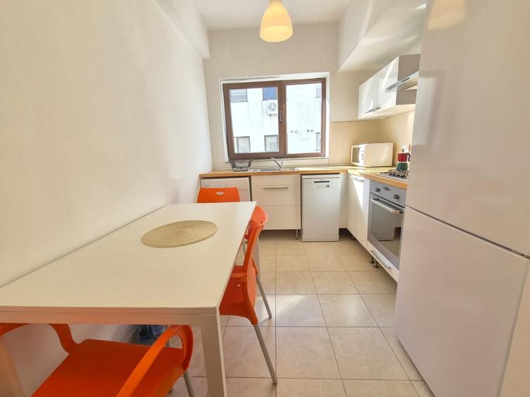 Apartament cu 3 camere decomandat în Voluntari