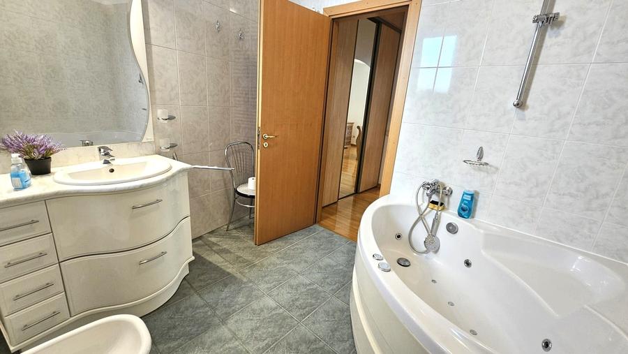 Inchiriere apartament 3 camere, 150mp, bloc nou, parcare, langa piata Cotroceni - 8