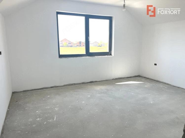 Casă cu 4 camere cu Teren 333 Mp în Urseni
