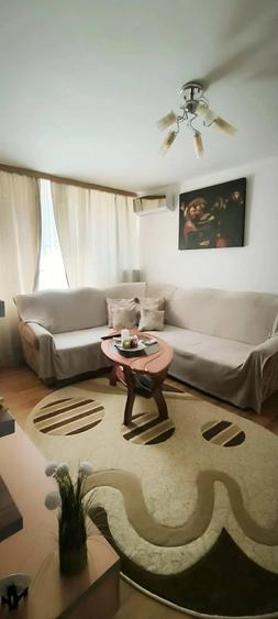 Apartament cu 3 camere semidecomandat în Central