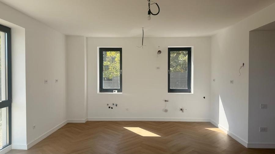 Casă finisată cu vedere la lac, 5 camere și teren de 526 mp – Corbeanca - 14