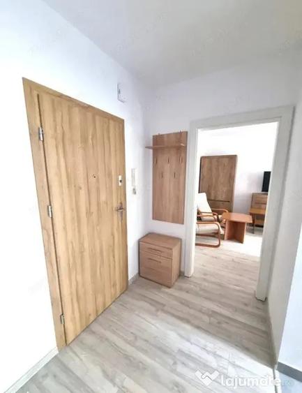 Apartament cu 2 camere semidecomandat în Gara de Nord