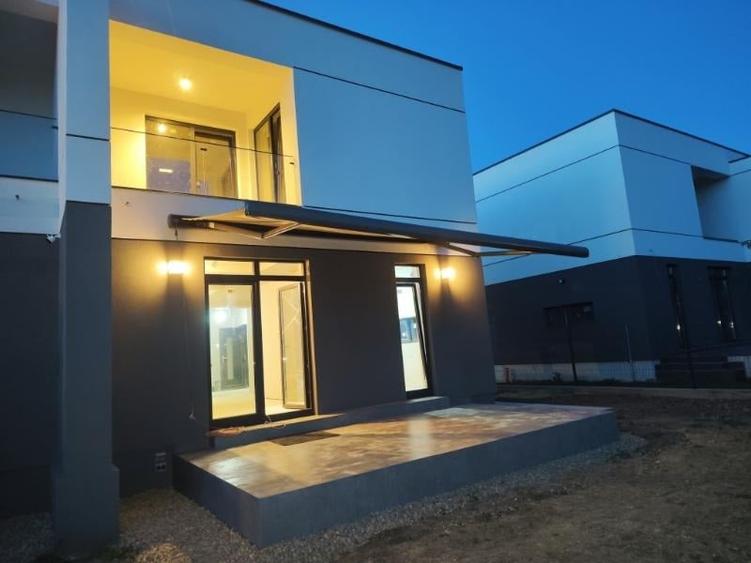 Duplex cu 4 camere cu Canalizare în Dumbrăvița