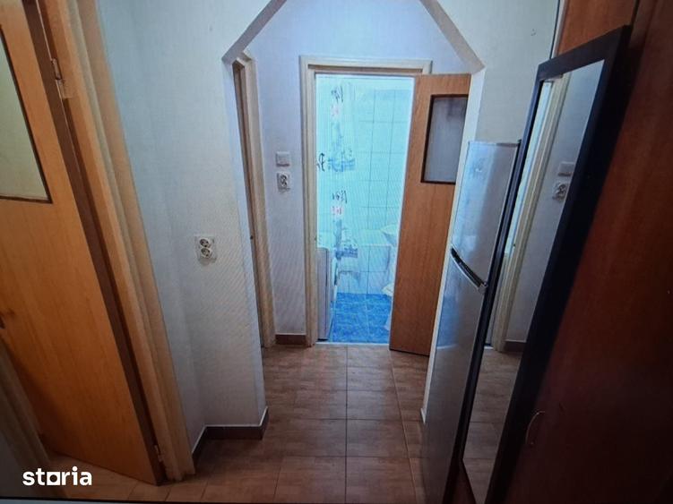 Apartament cu 2 camere decomandat în Tei