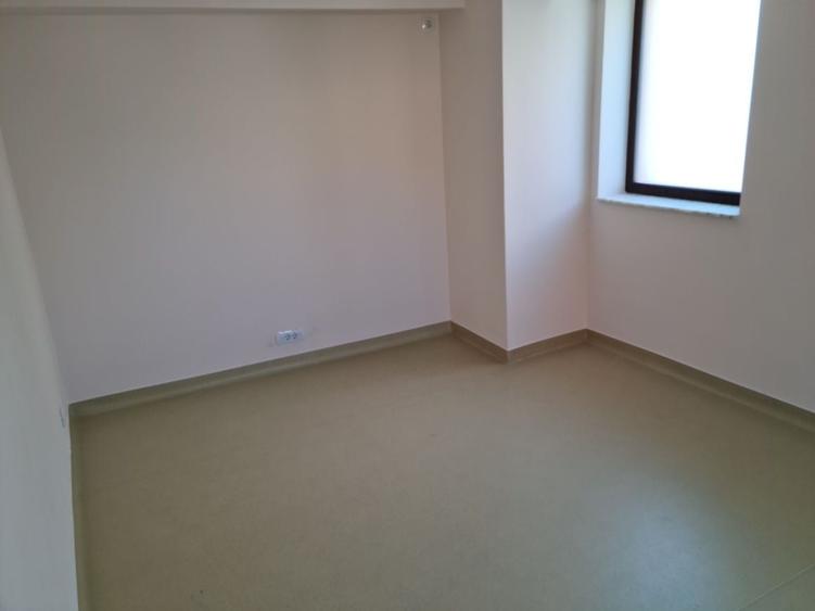 Spațiu comercial, de 70 mp, în Popoveni