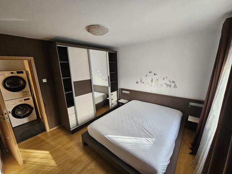 Apartament cu 3 camere decomandat, mobilat în Soarelui