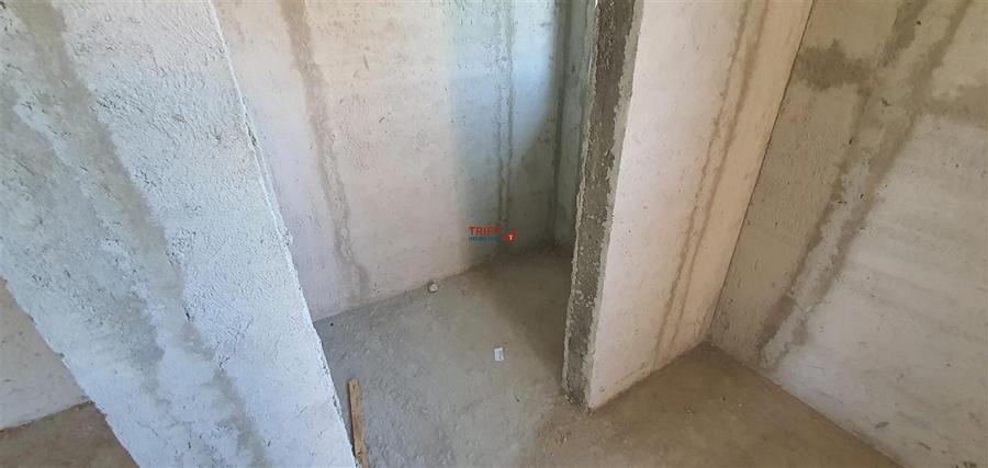 Casă individuală cu 4 camere cu Canalizare în Periferie