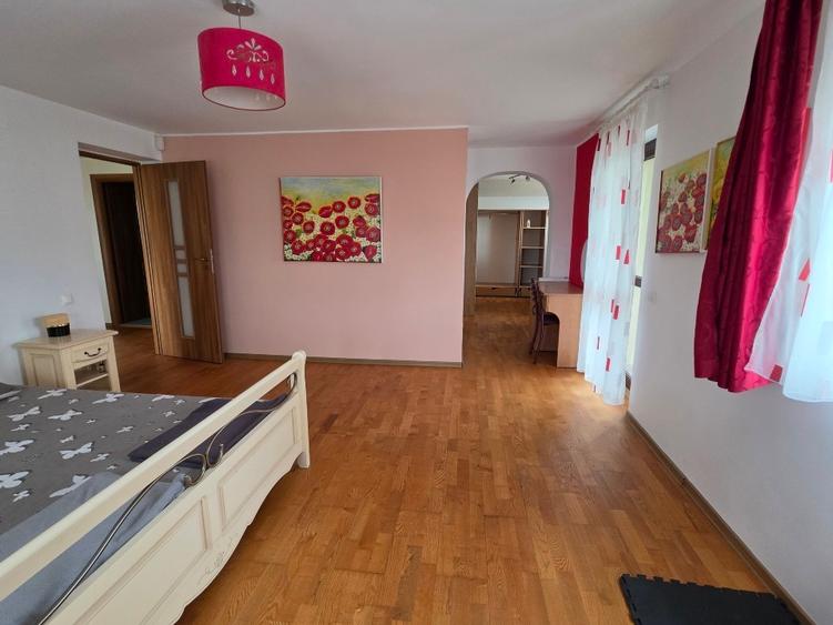 Casă individuală cu 5 camere cu Canalizare în Domnești