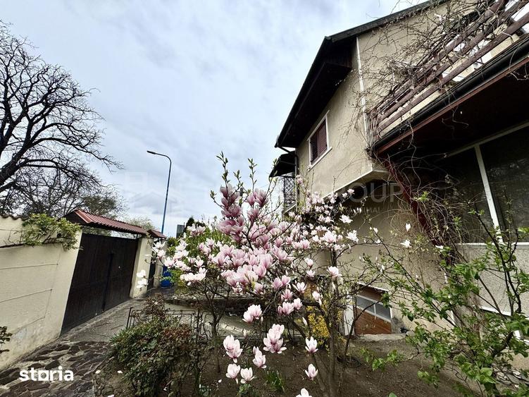 Casă cu 8 camere cu Canalizare în Bartolomeu