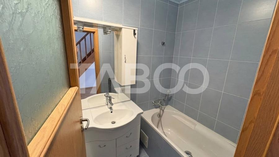 Apartament cu 3 camere decomandat în Trei Stejari