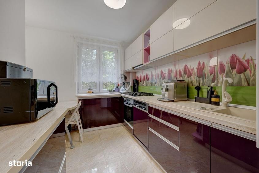 Apartament cu 4 camere decomandat în Berceni