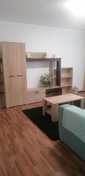 Apartament cu 2 camere decomandat în Precista