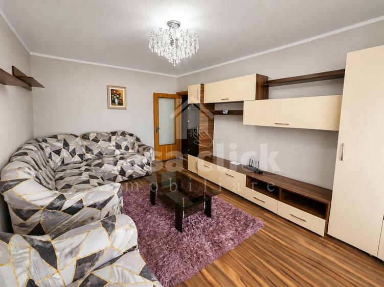 Apartament cu 3 camere decomandat, mobilat în Piața Centrală