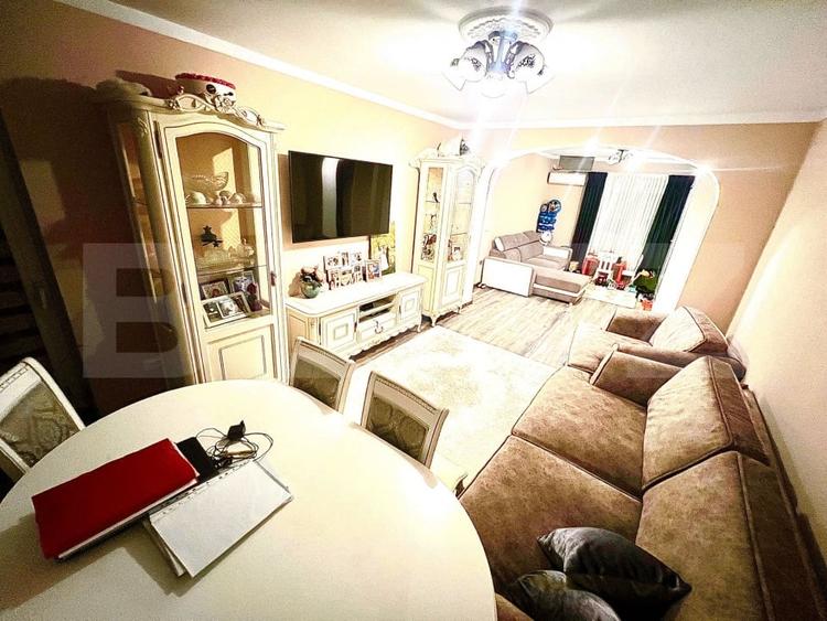 Apartament cu 4 camere decomandat, mobilat în Șimleu Silvaniei