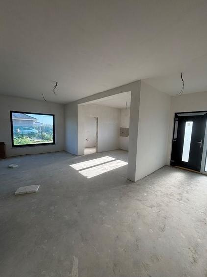 Casă cu 3 camere în Central