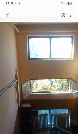 Apartament cu 2 camere semidecomandat în Craiovița Nouă