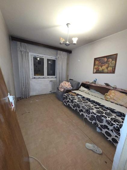 Apartament cu 3 camere decomandat în Colentina