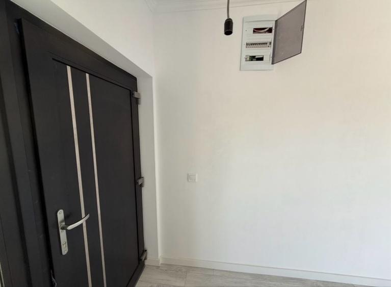 Casă cu 3 camere în Malu Mare