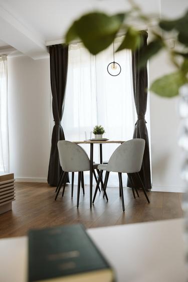 Penthouse cu 2 camere semidecomandat, mobilat în 13 Septembrie