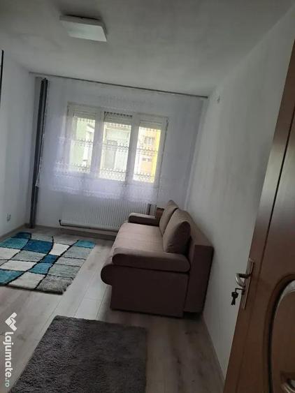 Apartament cu 3 camere decomandat în Fântânele