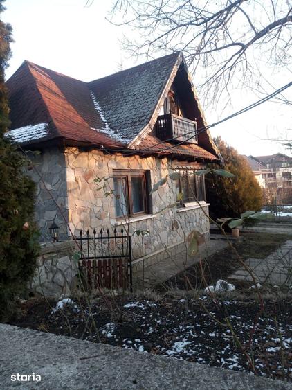 Casă cu 7 camere cu Teren 3500 Mp în Drăgănești