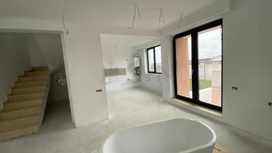 Casă individuală cu 5 camere cu Teren 270 Mp în Mogoșoaia