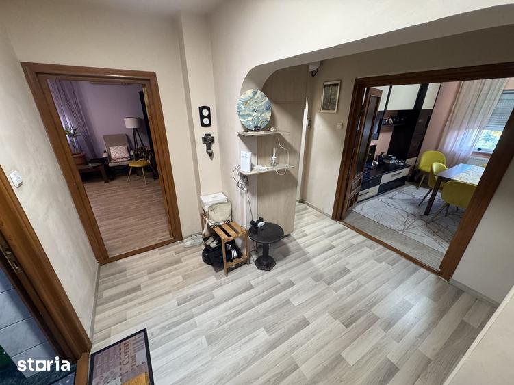 Apartament cu 4 camere decomandat în Brătianu