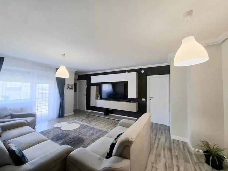 Apartament cu 3 camere decomandat în Turnișor