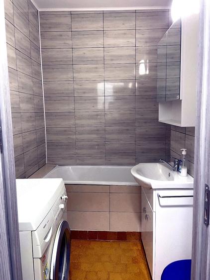 Apartament cu 3 camere decomandat în Vatra Luminoasă