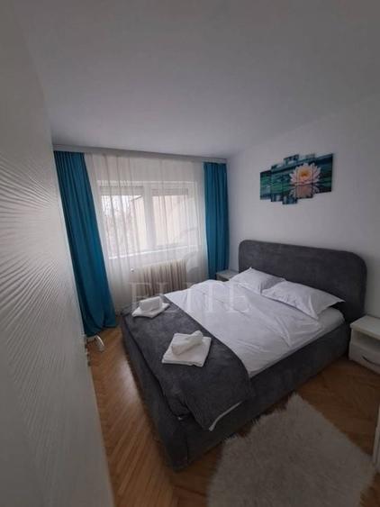 Apartament cu 4 camere semidecomandat, mobilat în Mănăștur