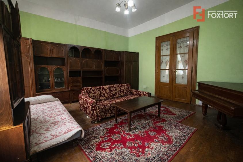 Apartament cu 3 camere semidecomandat, mobilat în Ultracentral