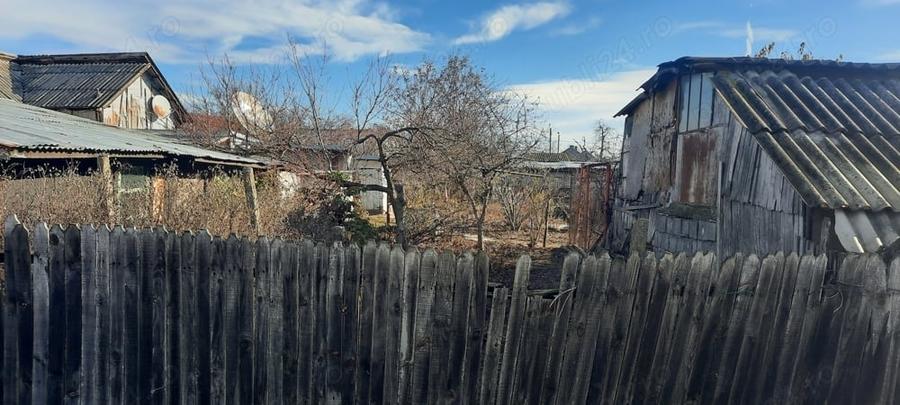 Casă cu Teren 1274 Mp în Central