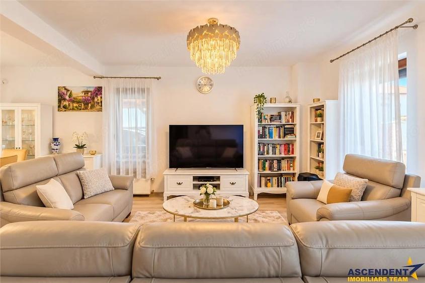 Casă cu Teren 333 Mp în IAR