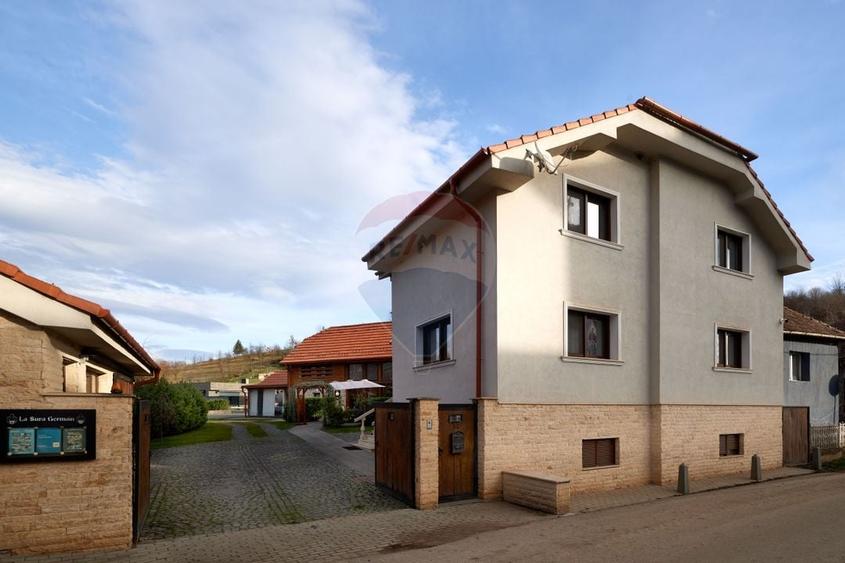 Casă individuală cu 4 camere cu Piscina în Cornești (Gârbău)