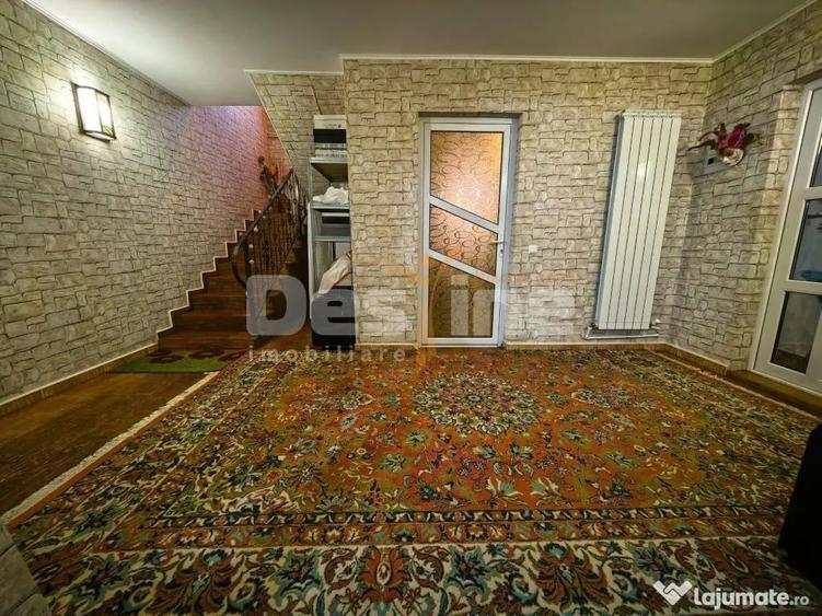 Casă cu 5 camere cu Teren 7200 Mp în Bălteni