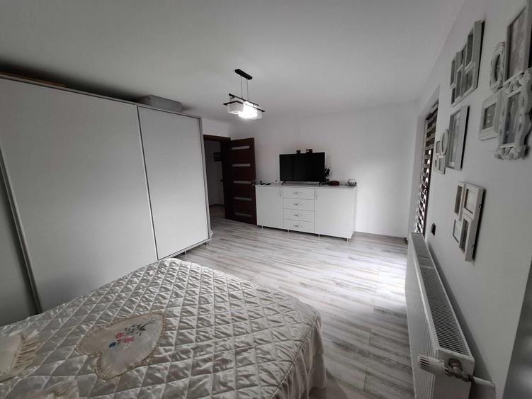 Casă cu 4 camere în Central