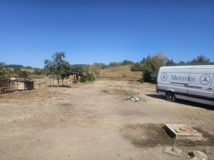 Casă cu 4 camere în Cărand