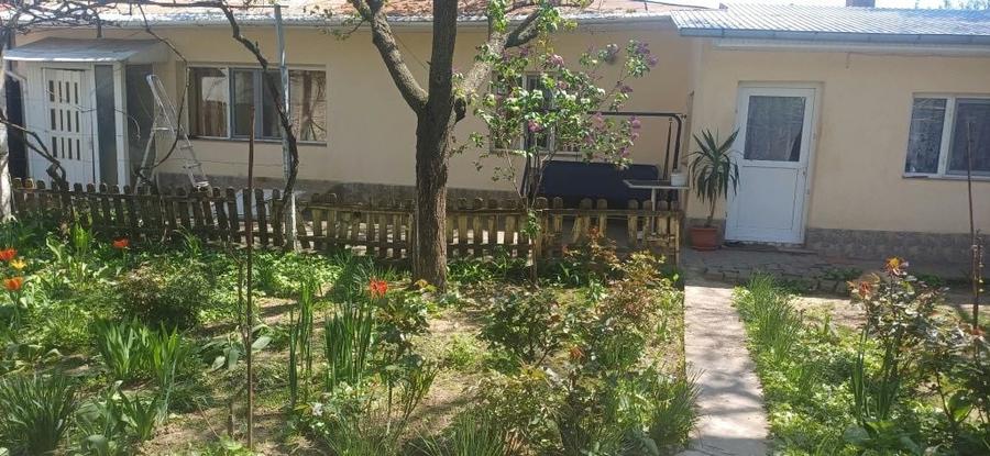 Casă cu 4 camere în Central