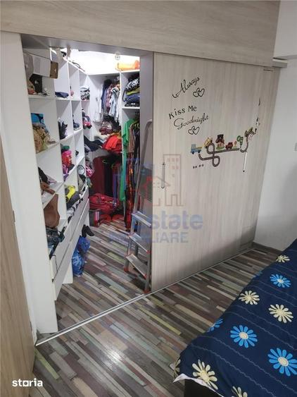 Apartament cu 4 camere decomandat în Nicolina
